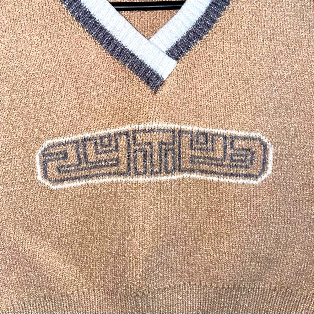 Cropped Sweater Vest - Picture 2 of 3